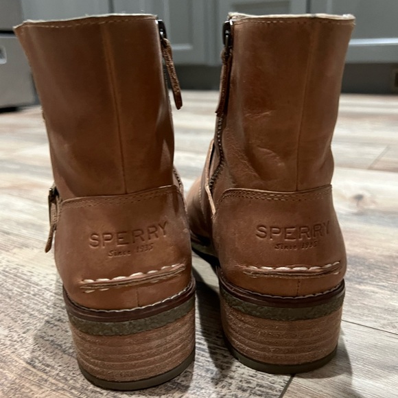 Women’s Sperry Seaport Storm Short Shackle Boot - Picture 2 of 4